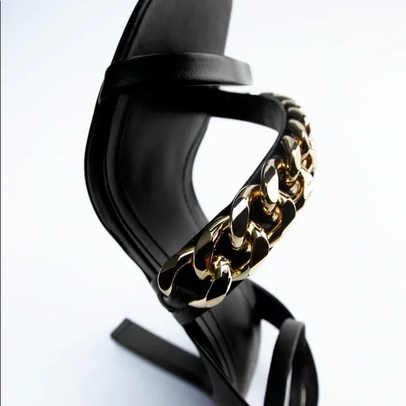 HEELED LEATHER SANDALS WITH CHAIN DETAIL - Picture 3 of 12